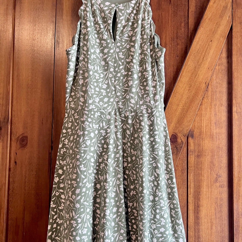Fortune & Ivy Floral Green Sleeveless Dress - Picture 2 of 6
